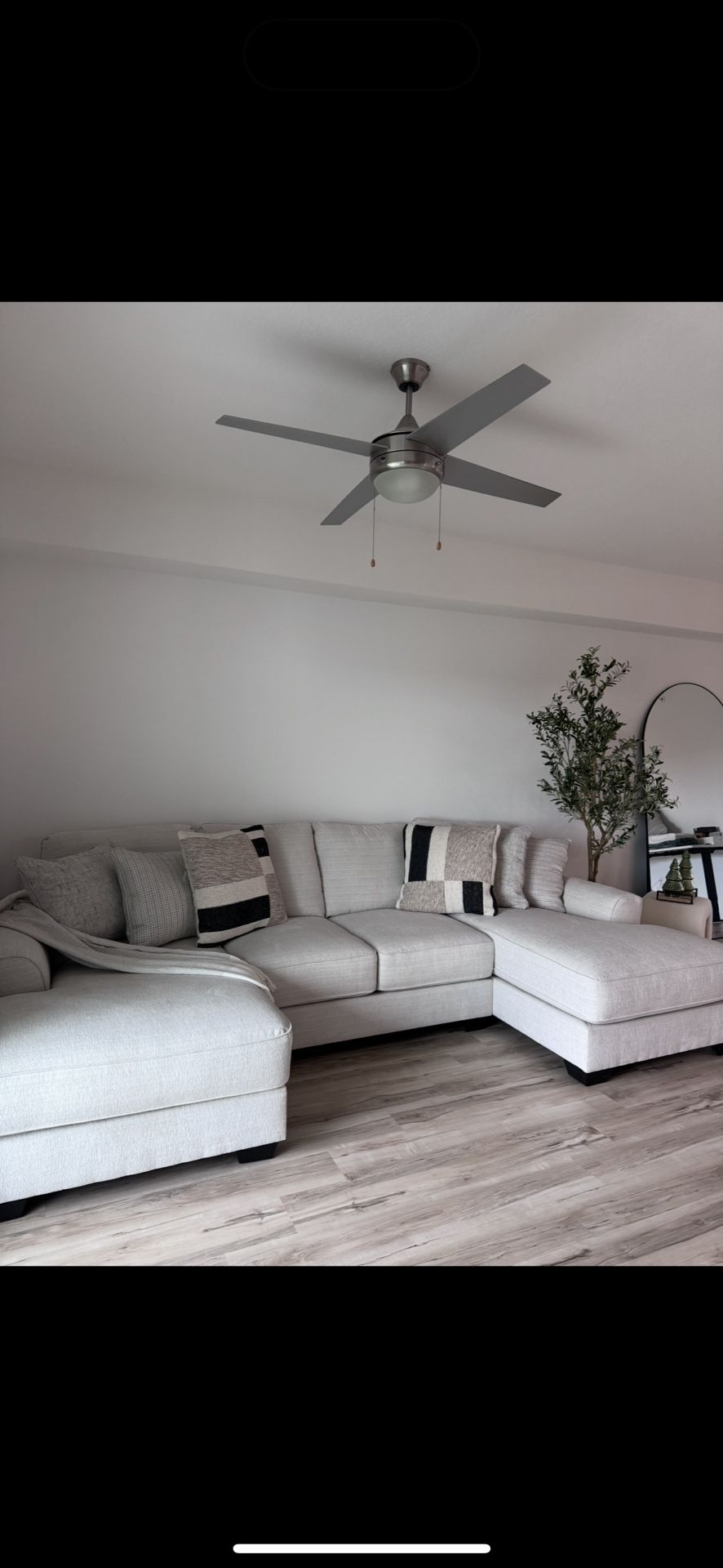 Seccional beige U Shaped 