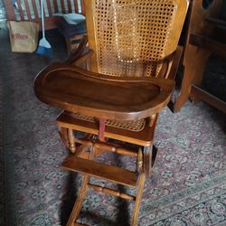 Antique Solid Wood High Chair, Extraordinary Condition. Buffalo New York Pick Up
