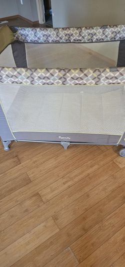 Baby Crib Corral Portable 