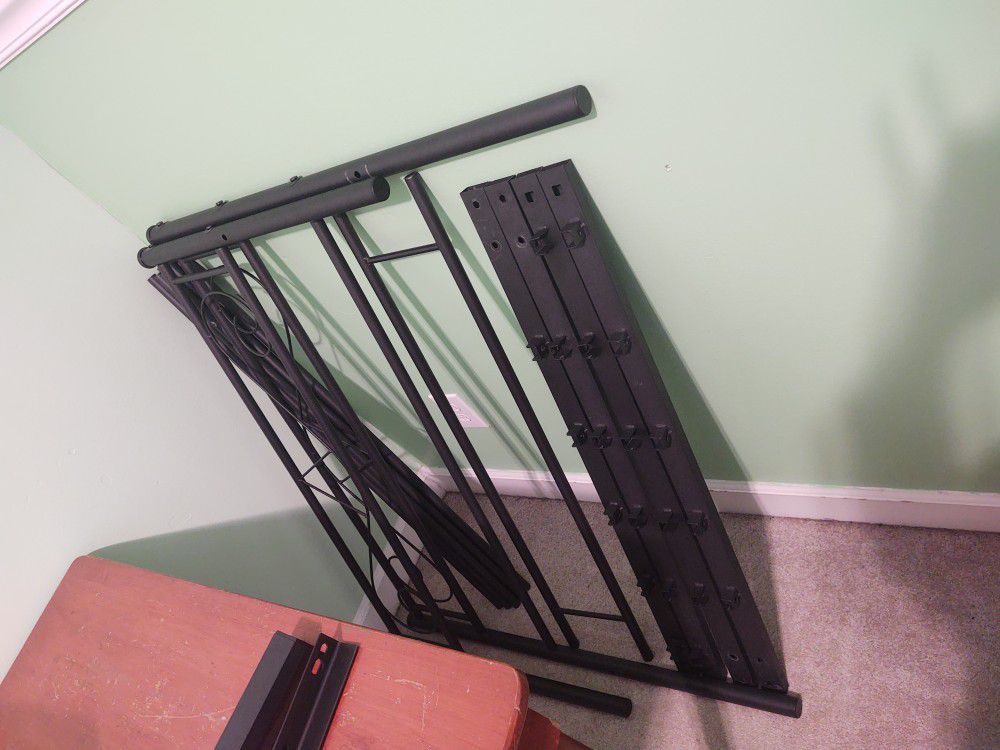 Ease Way Twin Metal Bed Frame 