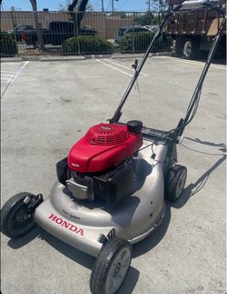 Honda Self-Propelled Lawn Mower