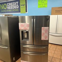 showcase samsung refrigerator with door 