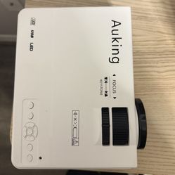 Auking Mini Projector 