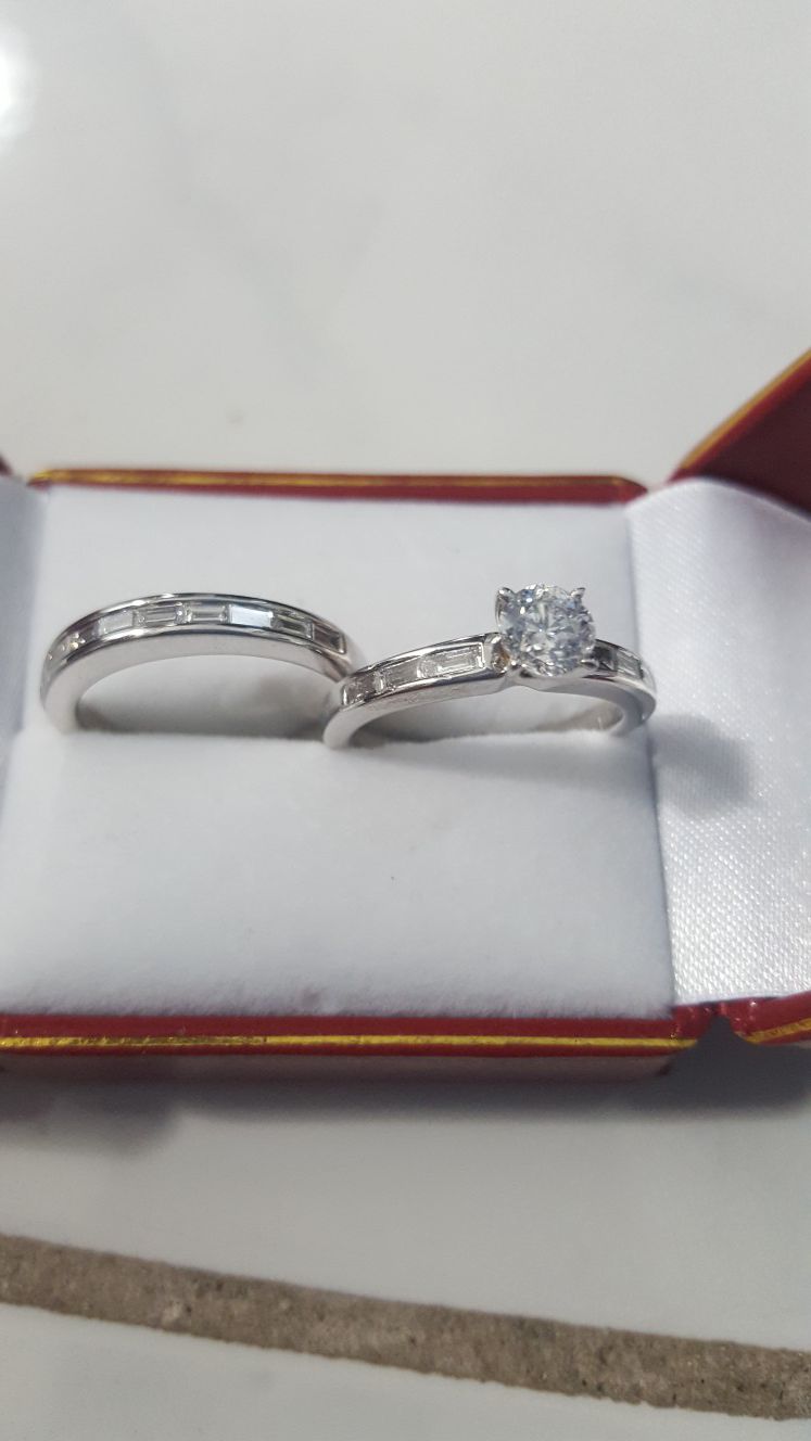 WAS $5,700!! BRAND NEW 1.40 CARAT DIAMOND ENGAGEMENT RING AND MATCHING DIAMOND WEDDING BAND WITH CERTIFIED APPRAISAL (SEE PIC # 2 FOR SPECS) 14KT