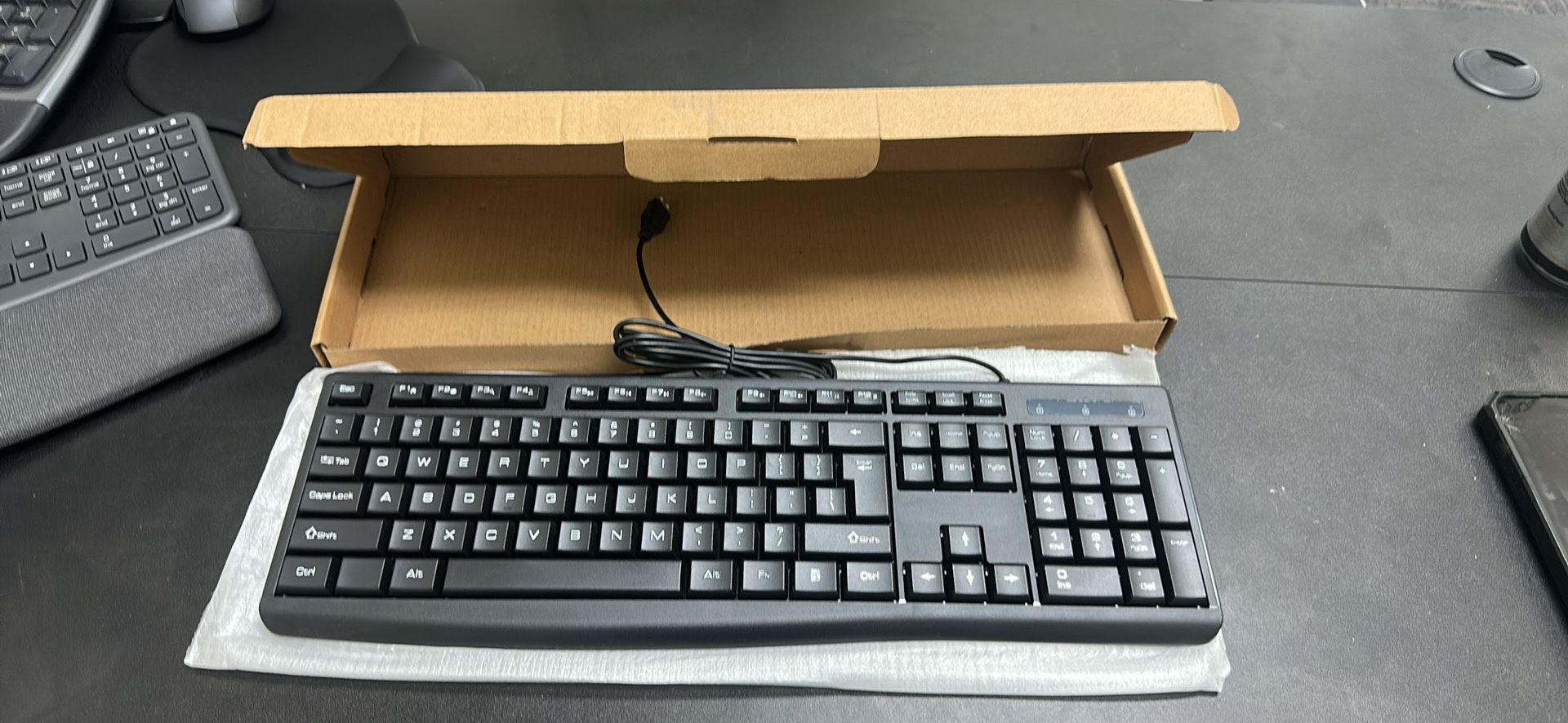 Black keyboard - brand new! - usb.