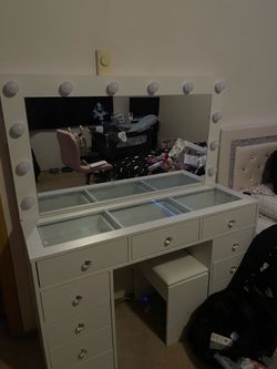11 drawer vanity