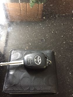 2016 Toyota Camry key whit