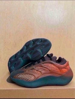 Adidas Yeezy Boost 700 V3 Copper Fade GY4109 Size 6 Brand New