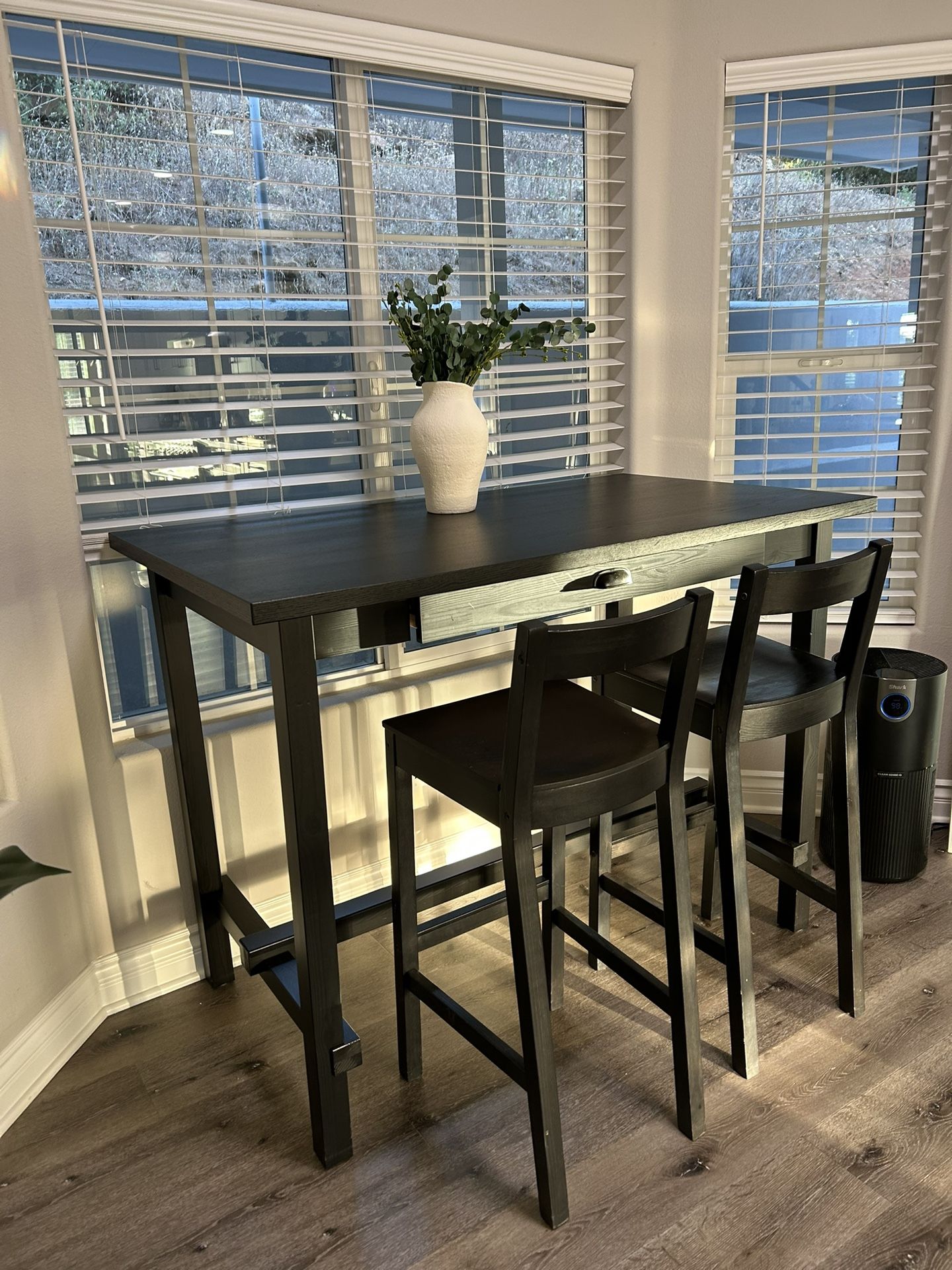 BLACK BAR TABLE