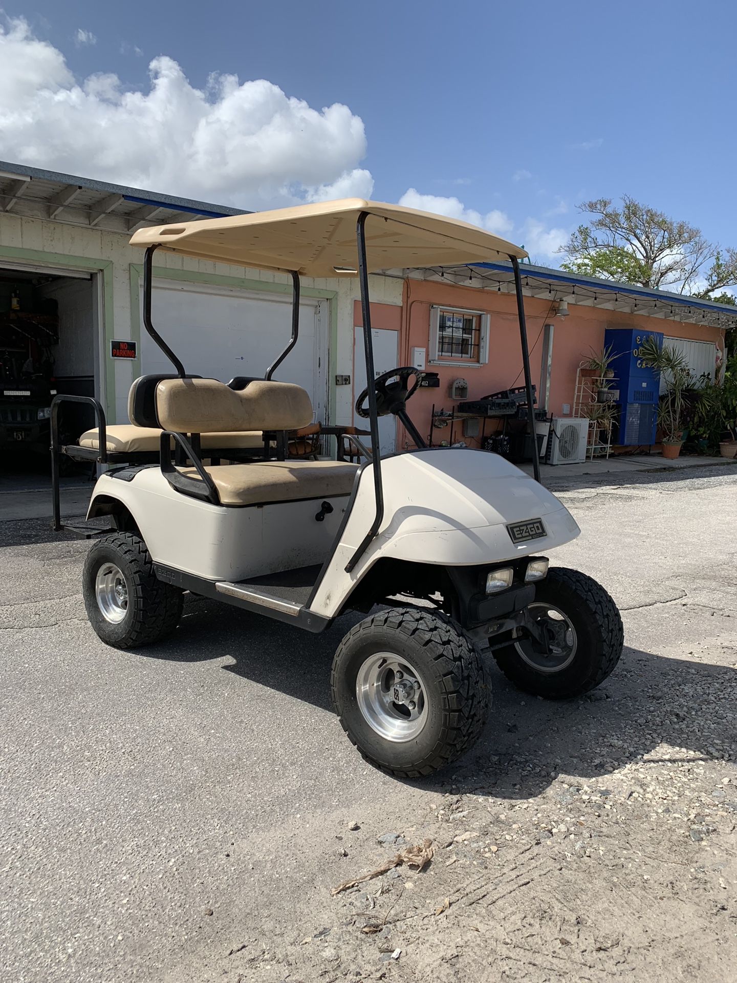Golf cart