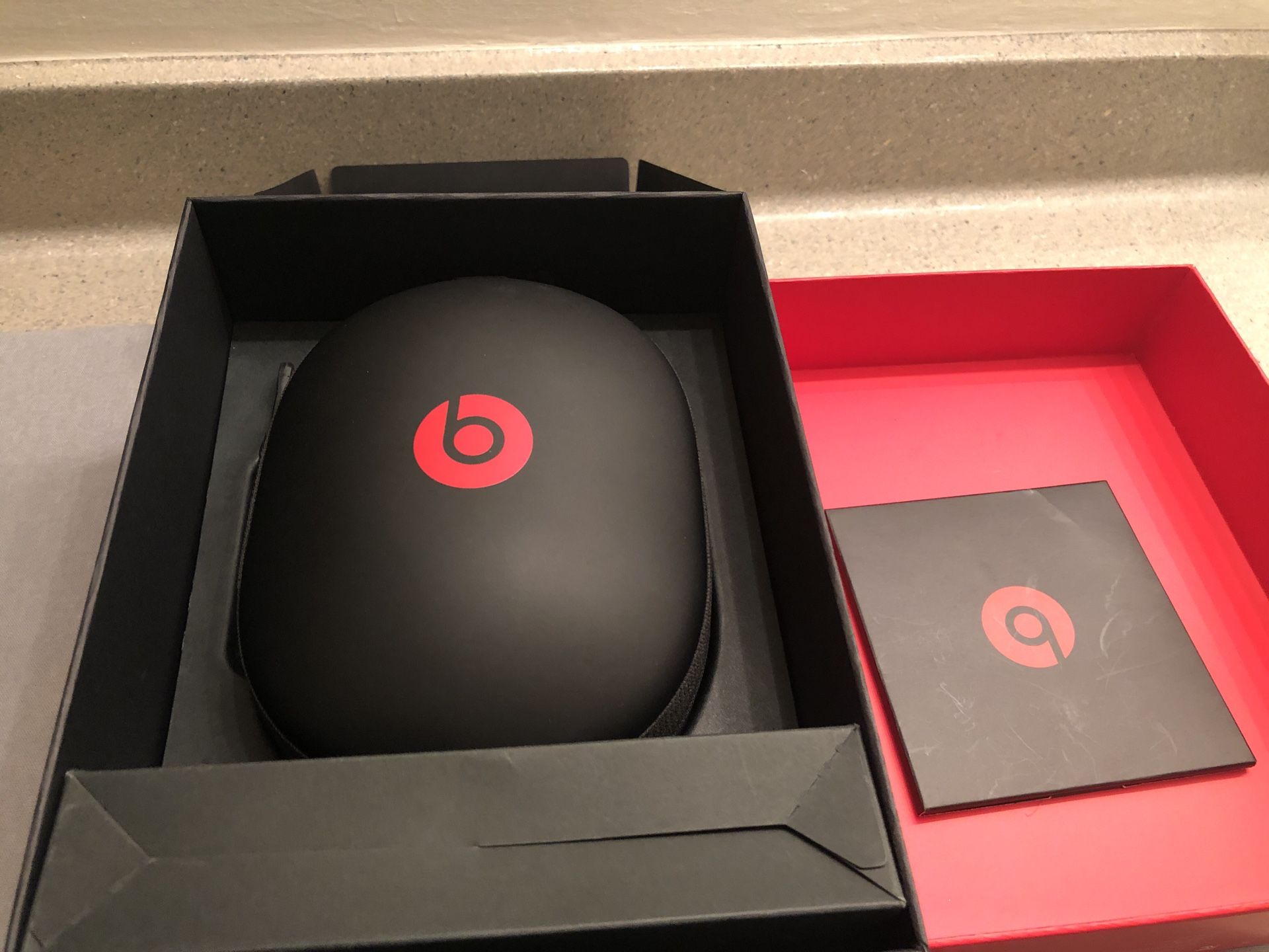 Beats studio 3 noise cancellation wireless headphones-Black/Red