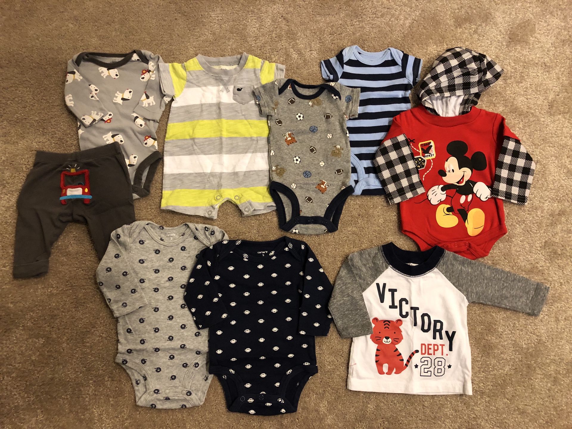 Baby boy clothes, sizes NB and 3m