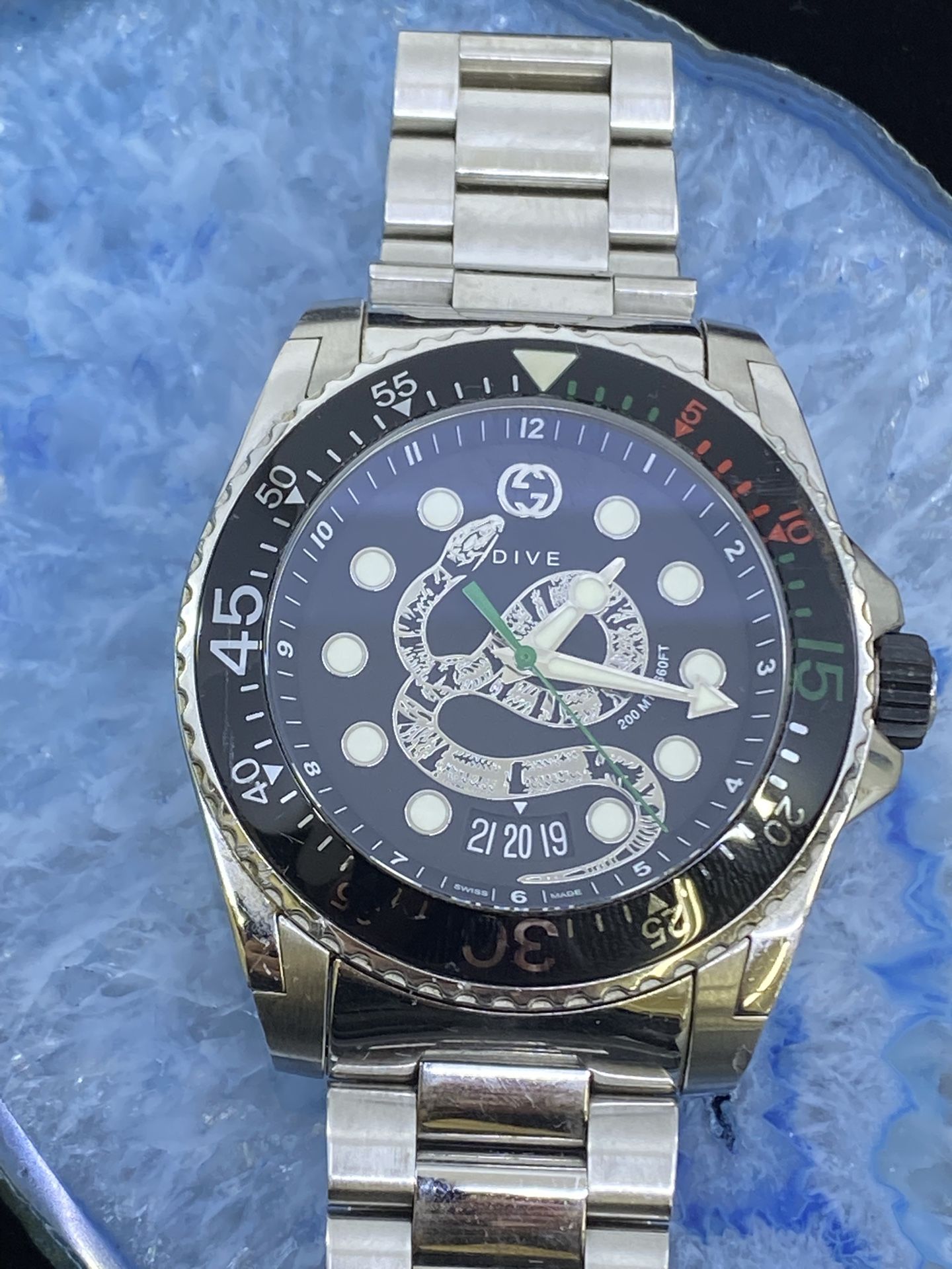 Gucci Dive Black And Silver Snake Dial Mens Wrist Watch 