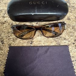 GUCCI SUNGLASSES 
