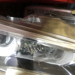 Q50 Headlights In God Working Condition Tabs Broken But In Place Repairable $250 Each Firm 