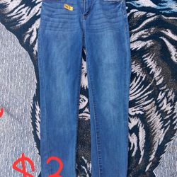 Womans Jeans Size 5. $3