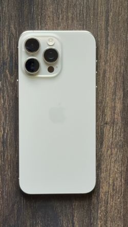 iPhone 15 Pro Max 512GB in Natural Titanium