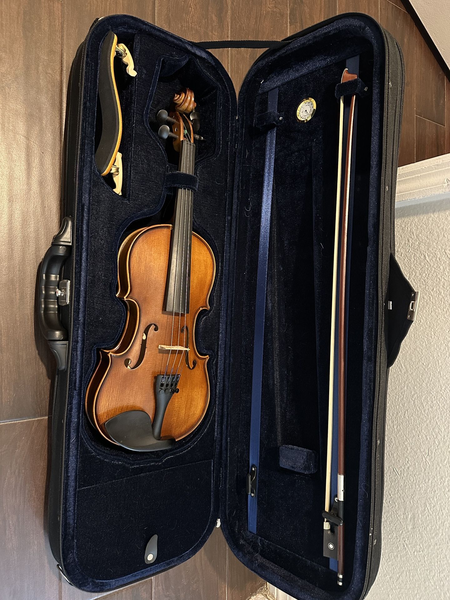 Violin Outfit 3/4 Size By Kennedy Violins - Carrying Case and Accessories Included - Solid Maple Wood and Ebony Fittings RB300