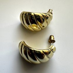 Gold Tone Croissant Hoop Earrings Chunky Vintage Style 1in