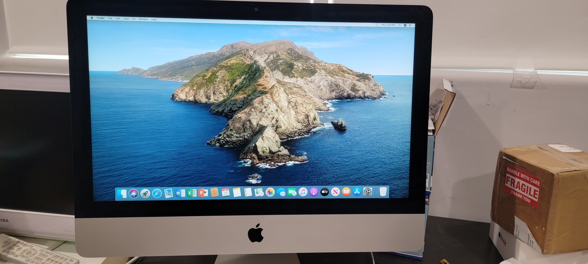 Late 2013 Imac 21.5"with 1TB Solid State Hd, 16GB RAM, 1GB GPU
