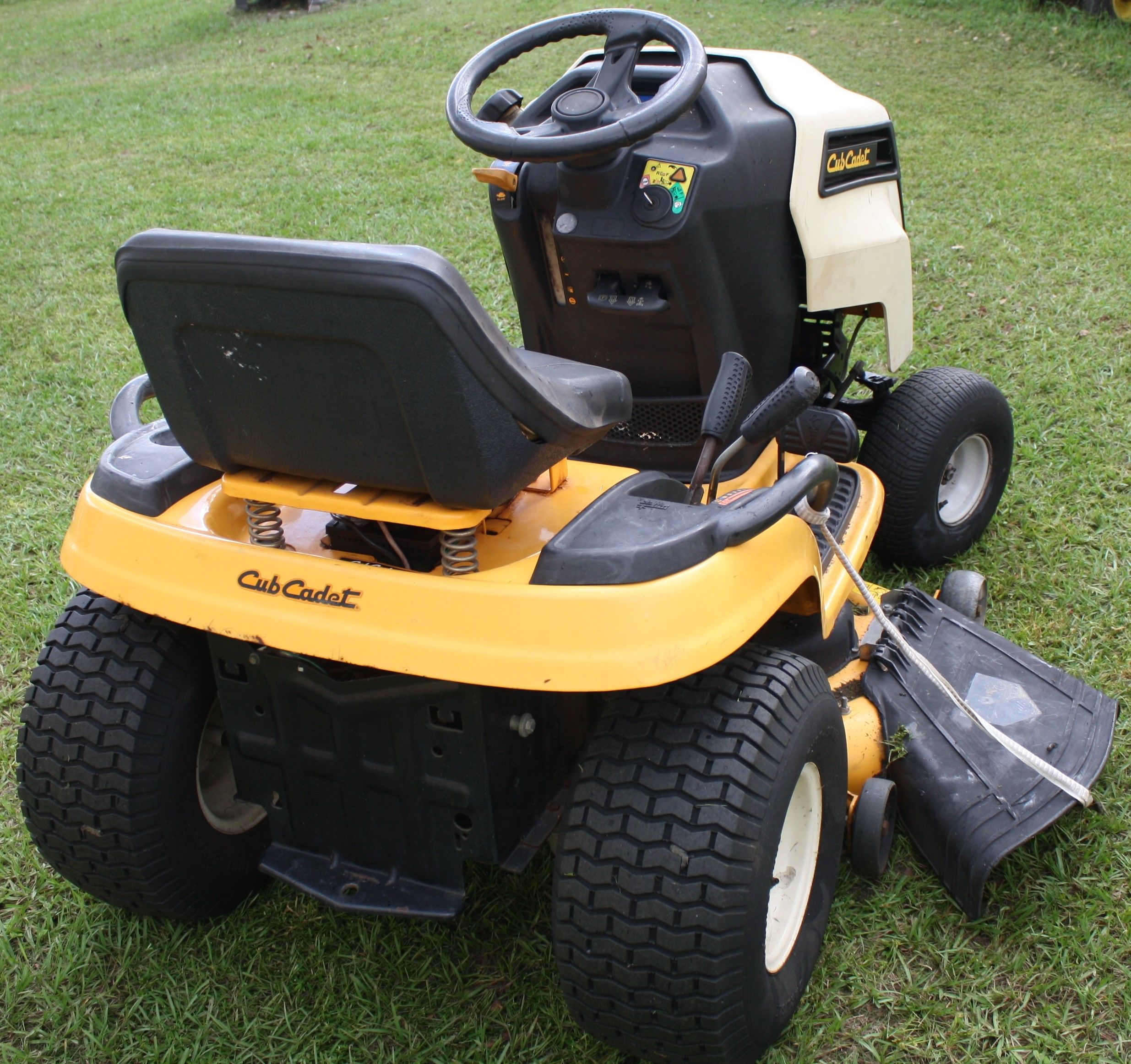 Cub Cadet LTX 1040, automatic, 19 HP Kohler Courage, 42