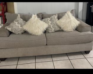 2 piece Couch Set