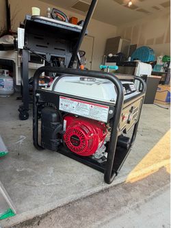 NorthStar Portable Generator with Honda GX270 Engine, 5500 Surge Watts, 4500 Rated Watts, CARB Compliant