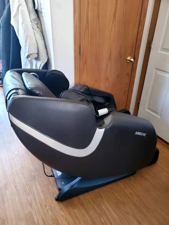 Bosscare Delux Massage Chair for Sale in Shakopee, MN OfferUp