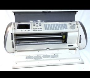Cricut Expression Machine CREX001 Provo Craft 24” With Alot Of Accessories como Nuevo