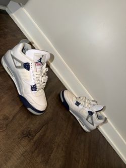 Midnight navy 4s