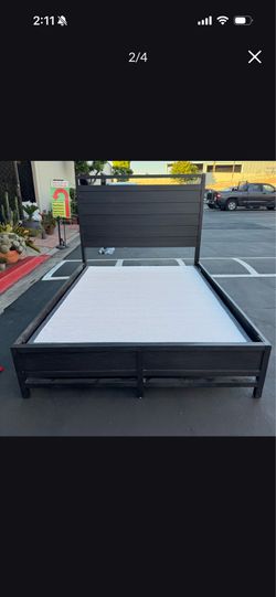 Standard Furniture Queen Size Espresso Walnut Bed FrameBlack with Box Spring Very Good Condition