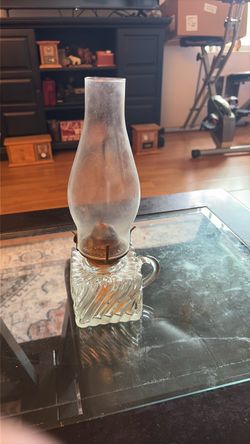 Kerosene lamp with chimney