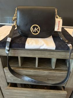 Brand New Michael Kors Purse.