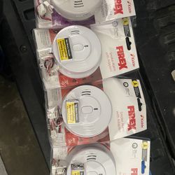 Set De Smoke Detectors 3 Regular Y Un Smoke and Monoxide Carbono