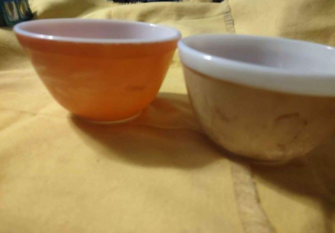 Two Pyrex Cereal Soup Bowls Vintage Collectibles