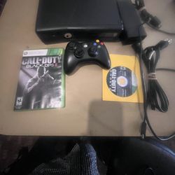 Xbox 360 Slim W Control W Games 