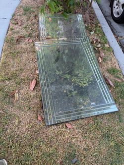 4 free mirrors just come and pick them up