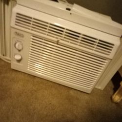 Window AC Unit