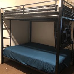 Bunk beds Full/ Top And Bottom 