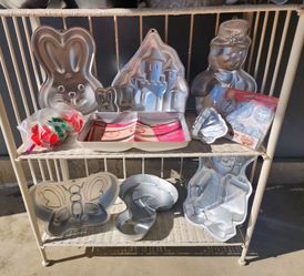 Wilton Mold Cake Pan Lot