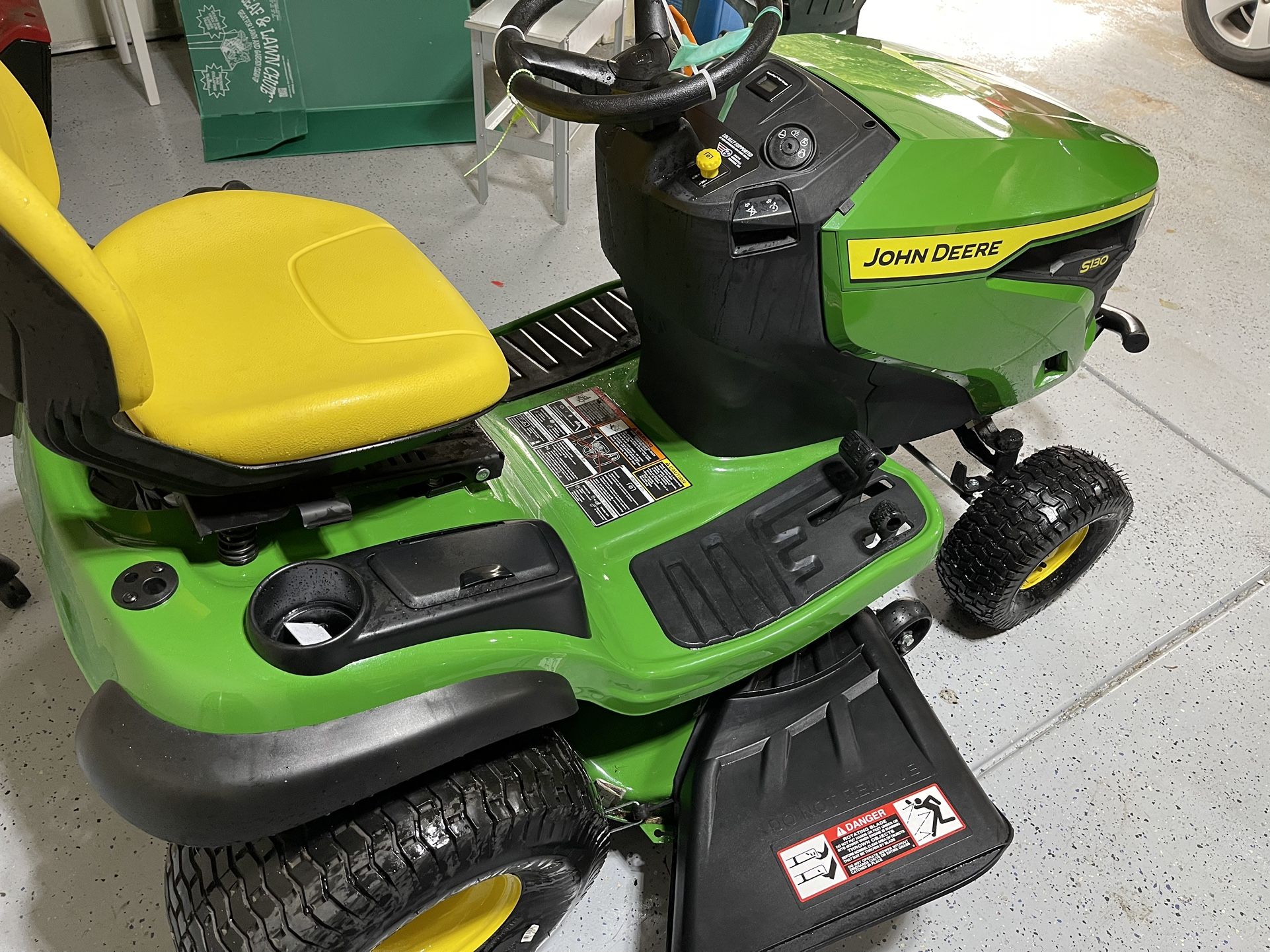 John Deere riding mower S130 With Mulching Kit for Sale in Bolingbrook, IL OfferUp