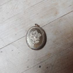 Large Gold Filled Oval Locket Vintage Marathon Hallmark 12 Carat Gold Filled Floral Design 1960s On