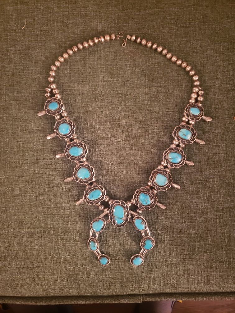 Very nice turquoise necklace, one of a kind