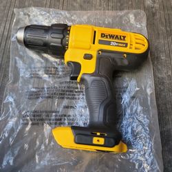 DEWALT 20VMAX 2/1"(13 MM) CORDLESS DRILL DRIVER NEW (TOOL ONLY) 