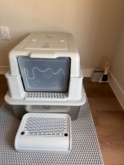 Hooded Cat Litter Box with Flap Door