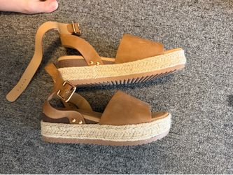 Soda Platform Espadrille Sandals – Size 7.5