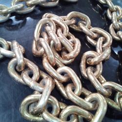 Heavy-Duty Grade 70 Transport Chain – 1/2" x 20 ftBrand new heavy-duty Grade 70 transport chain, built for serious work.
1/2 inch thick, 20 feet long,