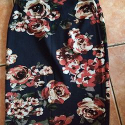 Skirt Size M Each $ 8