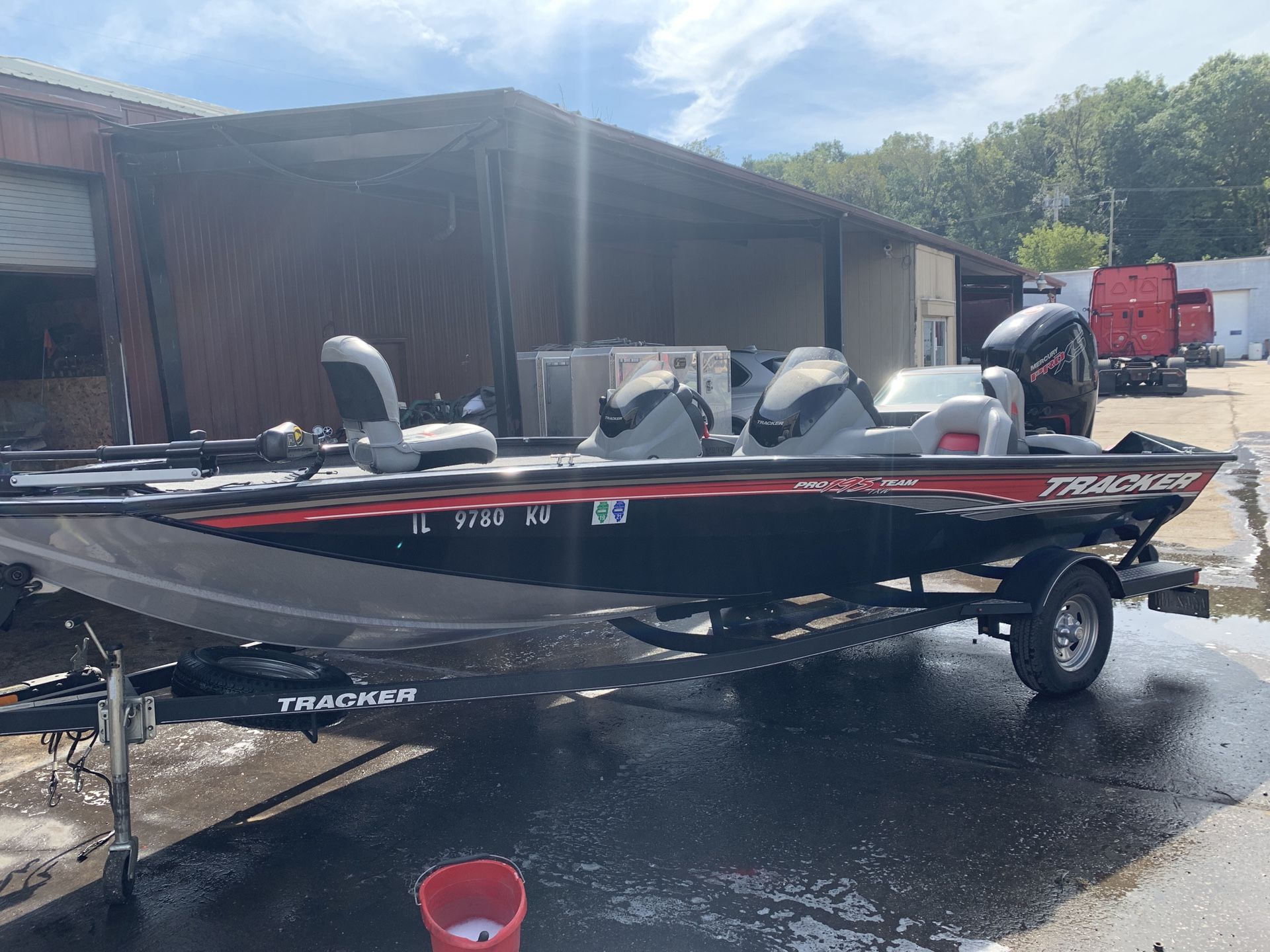 Bass tracker pro195 txw team