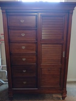 Dresser